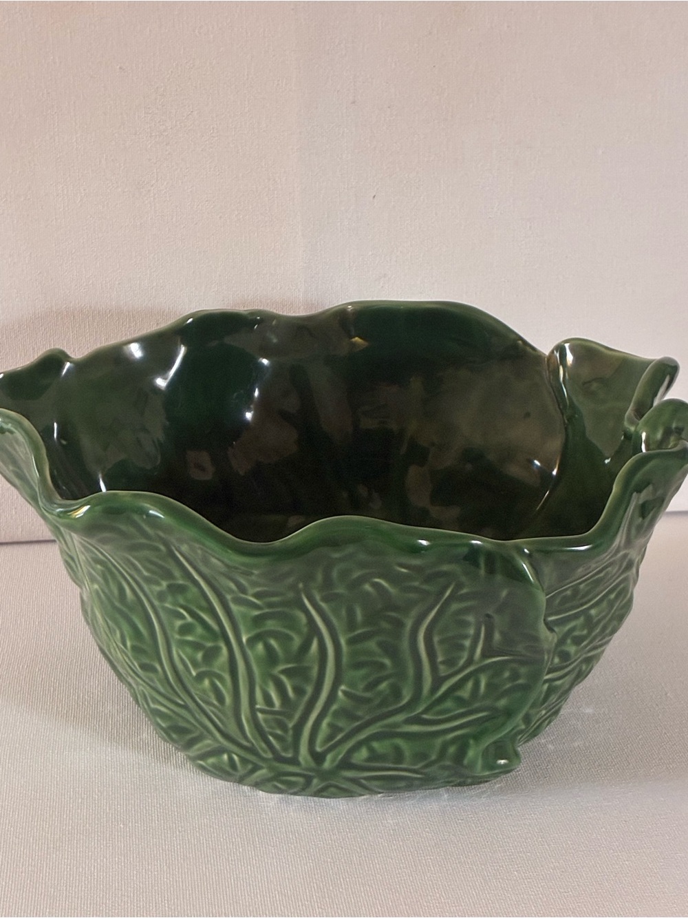Noble Excellence Glossy Dark Green Leaf-Textured Ceramic Bowl